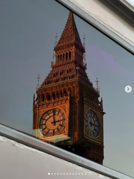 Reflejo del Big Ben en una ventana